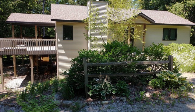 Cardinal Crest of Sister Bay