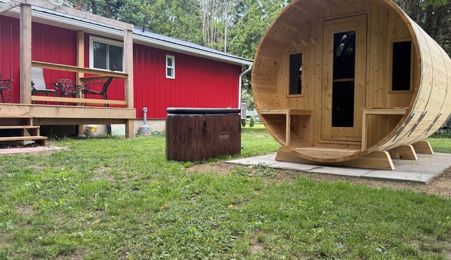 Cardinal Landing – Private Luxury Getaway with Sauna, Cold Plunge & Nature