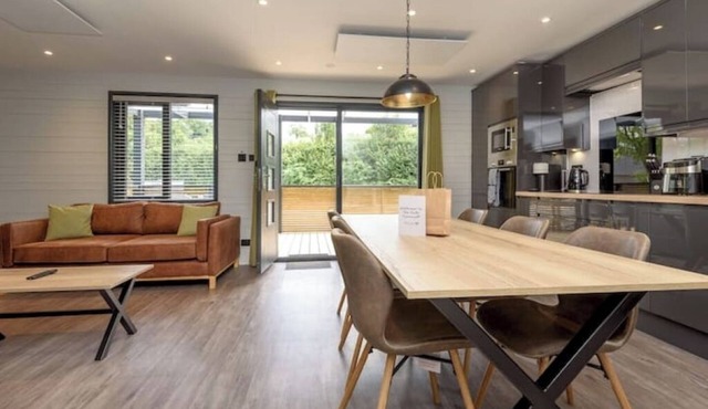 Cardinham Lodge 3 bedroom - max 6 occ - VP4