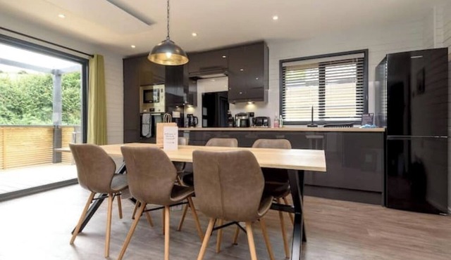 Cardinham Lodge : 3 bedroom - max 6 occ - VP9