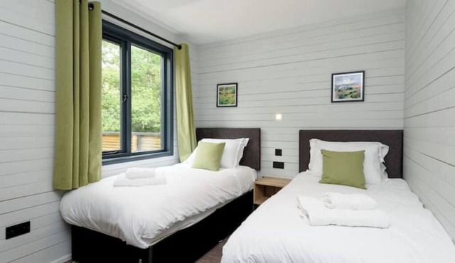 Cardinham Lodge (3 bedroom - max 6 occ) - VP8