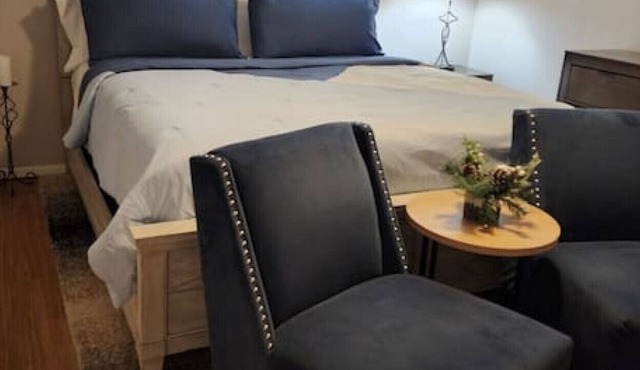 Carefree 2B Apt In Historic District