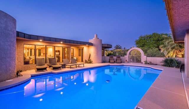 Carefree Crest: Jaw Dropping VIEWS, Pool, 2 Casitas, Outdoor Living!