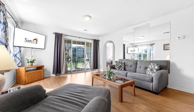 Carefree Getaways 2 Bedroom Condo by RedAwning