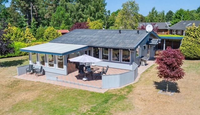 "Carena" - 1.8km from the sea by Interhome