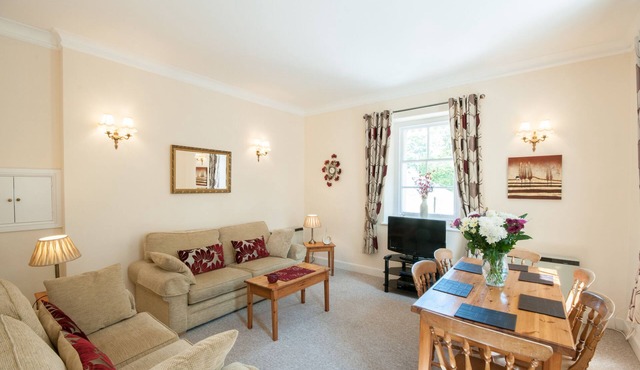 Carew-Deluxe-Woodland view-2 Bed-Ensuite w. Bath