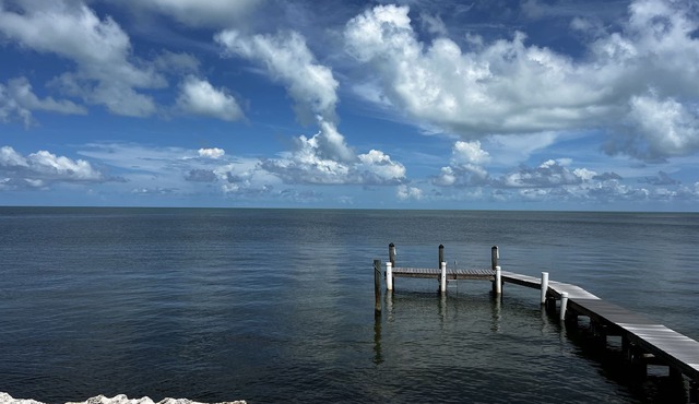 Caribbean Sunsets: 3BR Home Gulf Views Pool & Dock