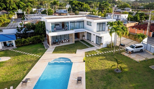 Caribbean Villa with Swimming Pool for Groups and Families