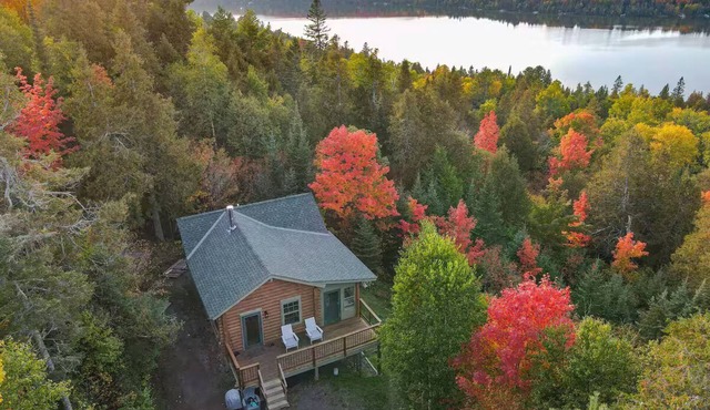 Caribou Lake Lookout – Hot Tub Lake Views Cozy North Shore Escape