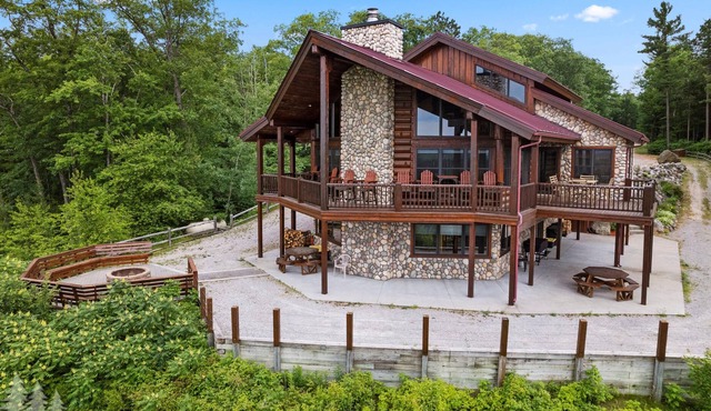 Caribou Ridge Lodge! 1of2 Lodges! Great For Weddings/Family/Friend Groups! VIEWS