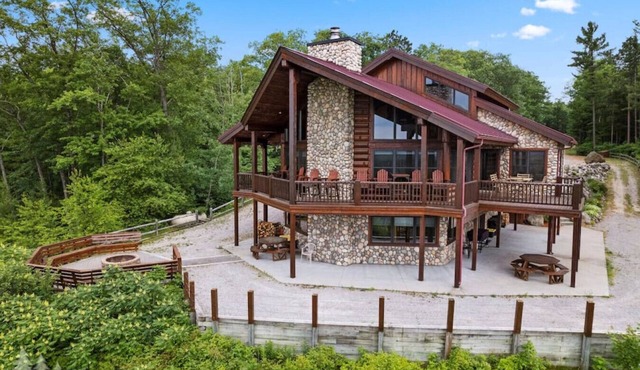 Caribou Ridge! Sleep 28+. 1of2 Lodges StunningView