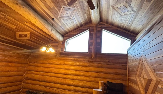 Caribou Suite @ Alaska Knotty Pine B&B