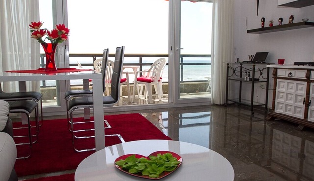 Carihuela - Frontline Beach Apartment in Torremolinos