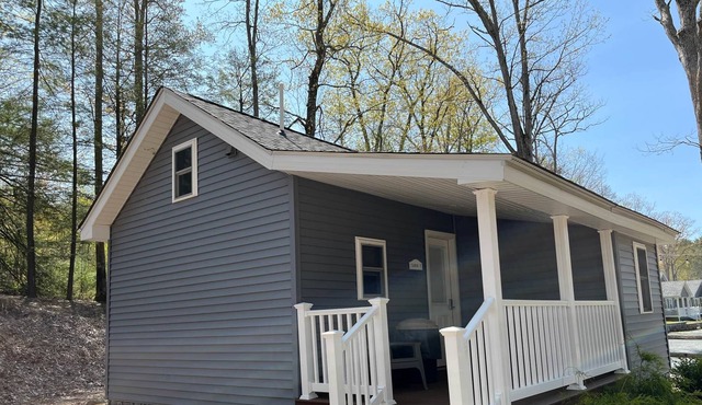 Carins 7 - Lakeside Cabins