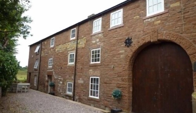 CARLETON MILL COTTAGE, family friendly, with a garden in Carlisle
