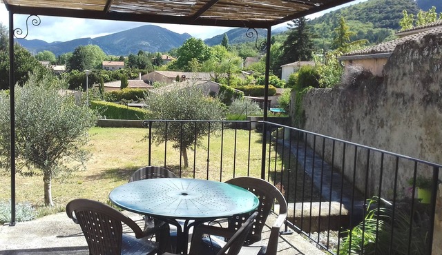 "Carlota "Semi-troglodyte house 200m from all amenities