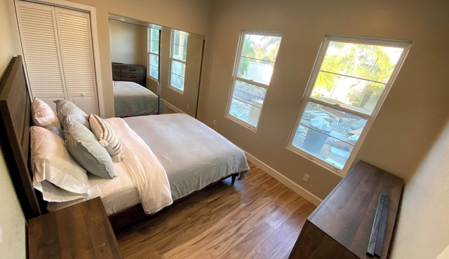 Carlsbad Charm - steps from everything, Theater, Library, Coffee shop, dining.