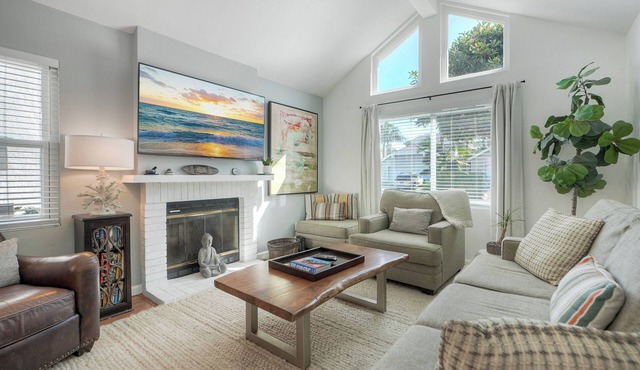 Carlsbad Coastal Cottage — Private Patio + Gated Pool & Spa in Minutes to the Beach!