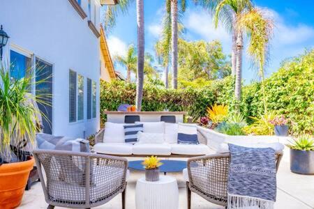Carlsbad Dream House with Hot Tub Walk to Beach