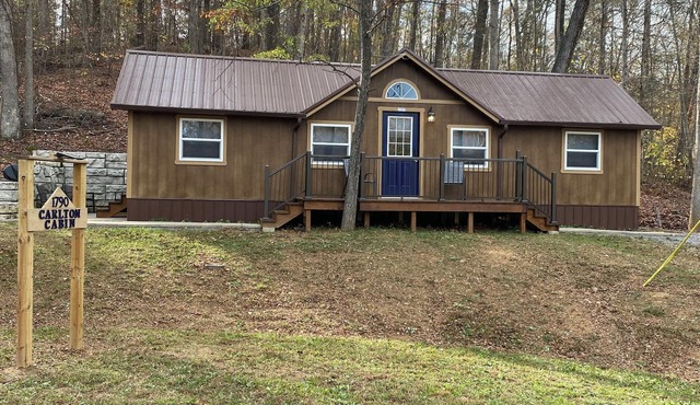 Carlton Cabin at Lake of Egypt Hideaway Near Shawnee Forest & lots of wineries
