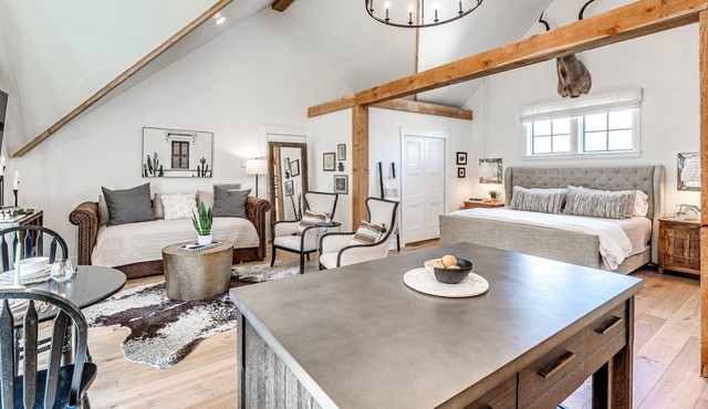 Carlton Landing-Stones Throw