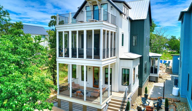 Carlton Landing-The Treehouse
