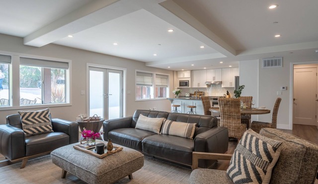 Carmel-By-The-Sea Two King Bedroom Rental w/En Suite Granite Baths