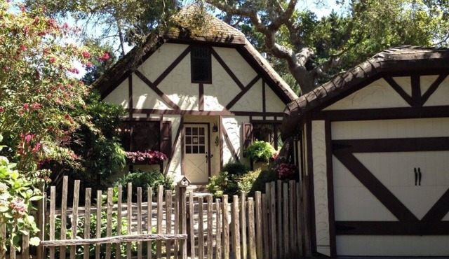 Carmel charmer! Short, 10 min. walk to town center. Close to trail to Mission.