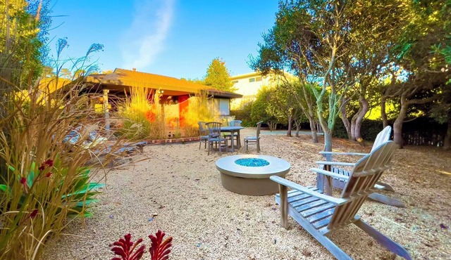 Carmel Cottage by the sea LuxeC 30 night min