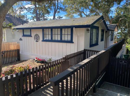 Carmel Dolores Cottages