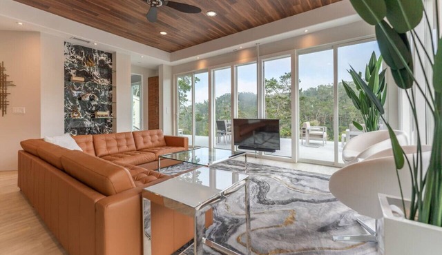 Carmel Hideaway - Modern Luxury