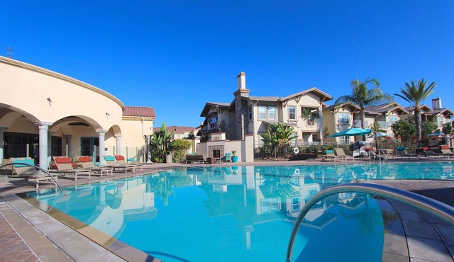 Carmel Valley/Del Mar--1st floor-Attached Garage