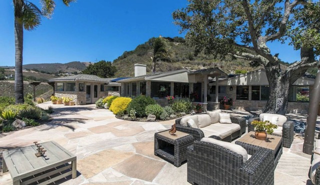 Carmel Valley View Estate Above the Wineries with Hot Tub