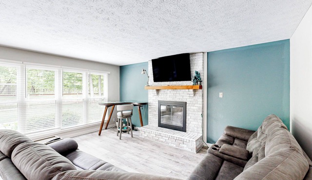 Carmel-Westfield Area Home w/Heart-Shaped Pond!