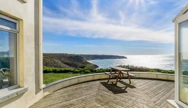 CARN EVE, pet friendly, luxury holiday cottage in Sennen Cove