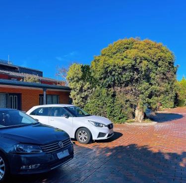 Carnegie Motor lodge