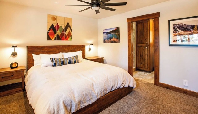 Carnelian Bay Hideaway | Fireplace, Hot Tub & Views!
