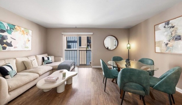 Carnelian Calm' Beach Retreat Rooftop Pool Access, BBQ 1 Block to Beach, Parking