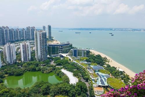 Carnelian Tower Hotel at ForestCity 4101 with WIFI