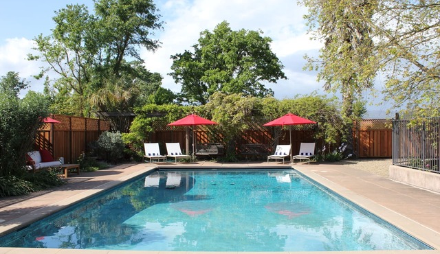 Carneros Vista Ranch - Farmhouse Estate on 3 Acres near Sonoma Plaza