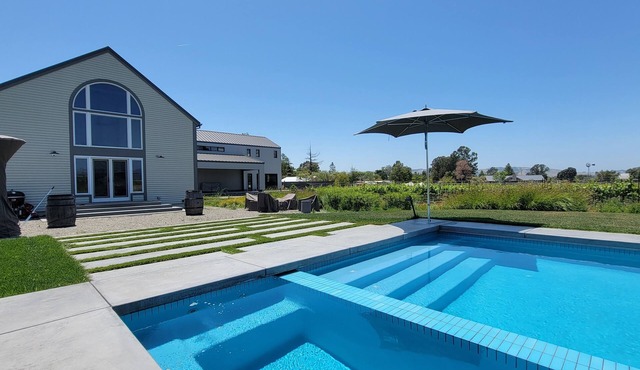 Carneros Winemaker Estate bw Sonoma & Napa: Sleeps 4, Vineyard, Pool, Spa, Bikes