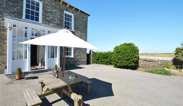 Carnevas Farmhouse - Two Bedroom House, Sleeps 4
