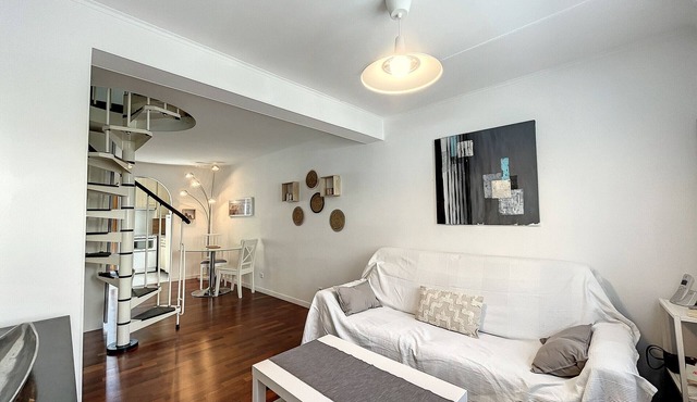 Carnon F2 Duplex Air-Con, 5 People, Near Beach