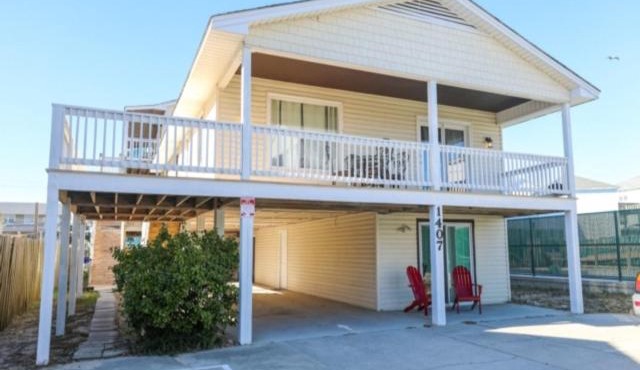 Carolina Ease - The perfect condo for an easy beach getaway - large deck and just steps to the beach! apts