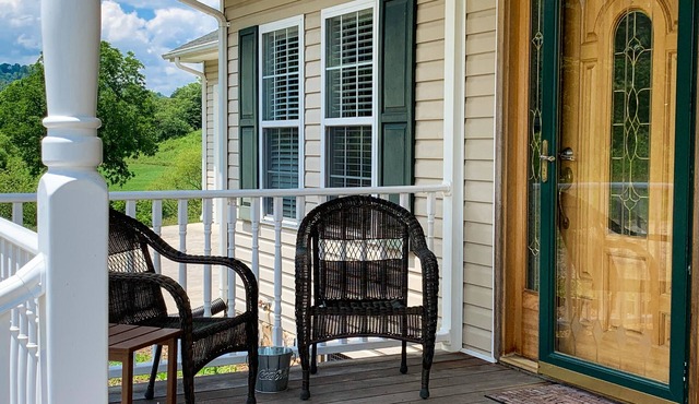 Carolina Pines- Mountain Home w/ Firepit, WiFi and Gas Logs