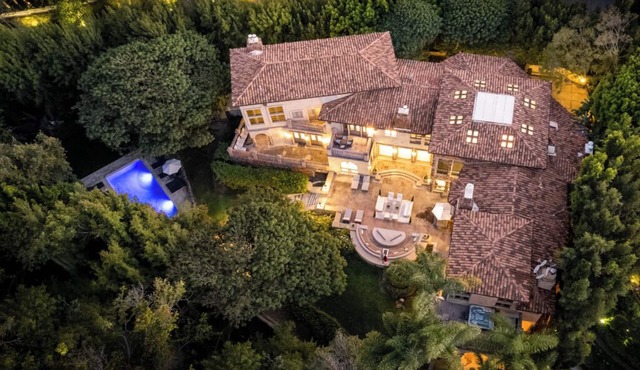 Carolwood - Modern Tuscan Villa with Rolling Lawns and Loggia in Holmby Hills