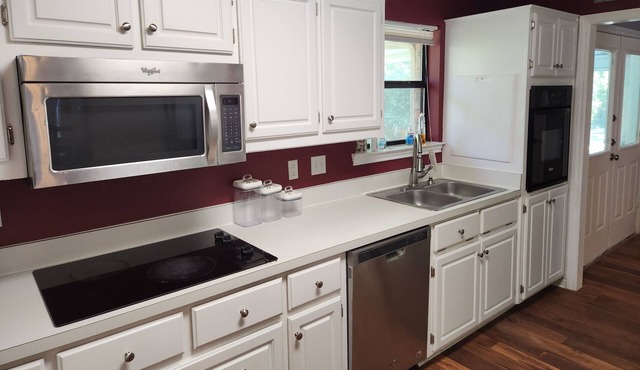 Carousel Cottage - Quiet, Cozy, 15 minutes from Downtown Dallas!