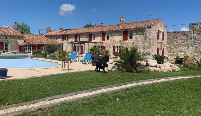 "carpe Diem" en Albret, Magnifique Longère Avec Piscine et Grand Terrain Clos