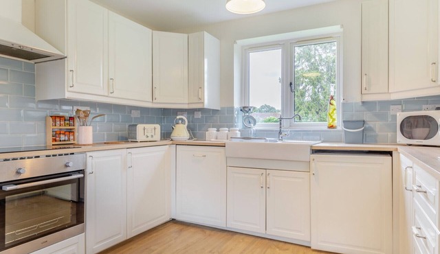 Carpenter Cottage - Four Bedroom House, Sleeps 8