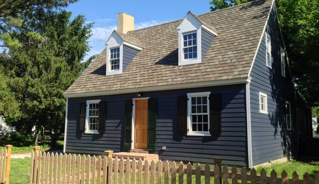 Carpenter St. Cottage In the Heart of St Michaels Village - Large Screened Porch